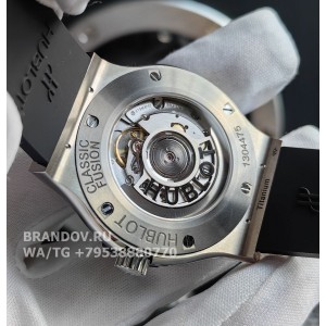 Часы Hublot Classic Fusion Titanium 42 mm Ref: 542.NX.1270.RX с коробкой — на руке