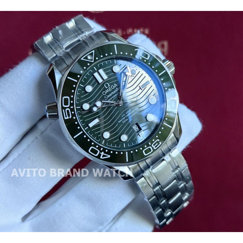 Реплика часов Omega Seamaster 300m Diver Green Dial 42 mm 210.30.42.20.10.001 — общий вид