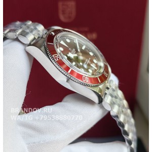 Часы Tudor Black Bay 58 Burgundy 39 mm M7939A1A0RU-0001 бургунди — задняя крышка корпуса