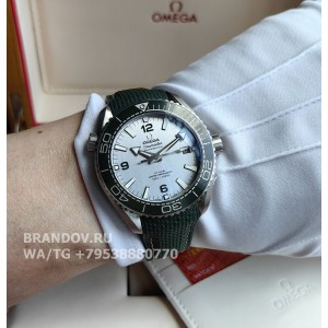 Часы Omega Seamaster Planet Ocean 43.5 Green Gray 215.32.44.21.06.001 — циферблат крупным планом