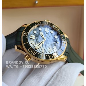 Часы Omega Seamaster Diver 300 Moonshine Gold 42 mm 210.62.42.20.10.001 с комплектом — фото 19