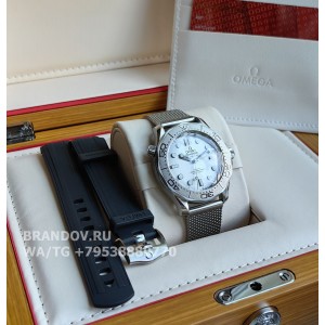 Часы Omega Seamaster Diver 300m 42 мм 210.30.42.20.06.002 с комплектом — на руке