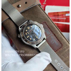 Часы Omega Seamaster Diver 007 Edition 42mm new с чехлом 210.90.42.20.01.001 — вид сбоку