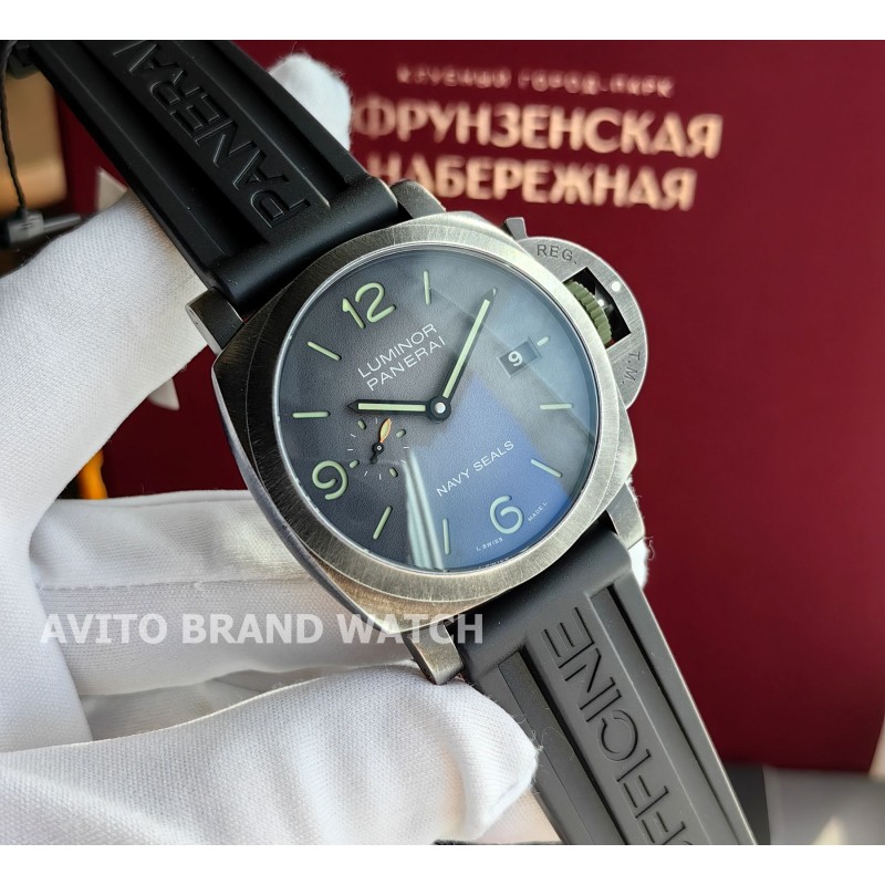 Копия часов Panerai Luminor Navy Shields PAM01412 44 мм — общий вид