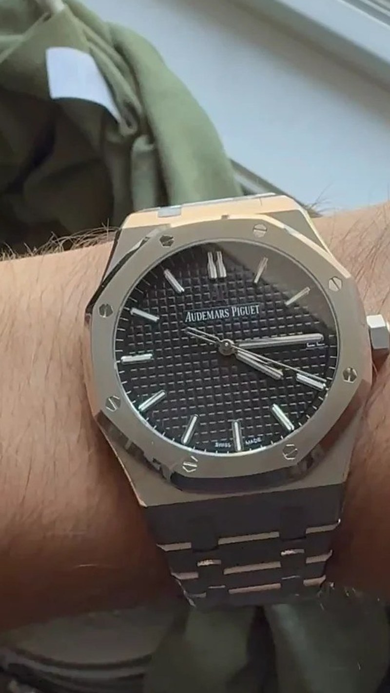 Чёрный циферблат Tapisserie AP 15500
