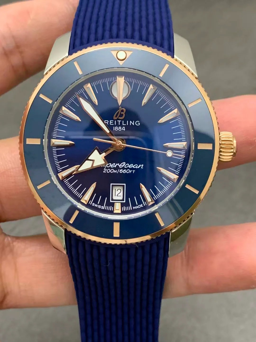 Синий циферблат и безель Breitling BLSF