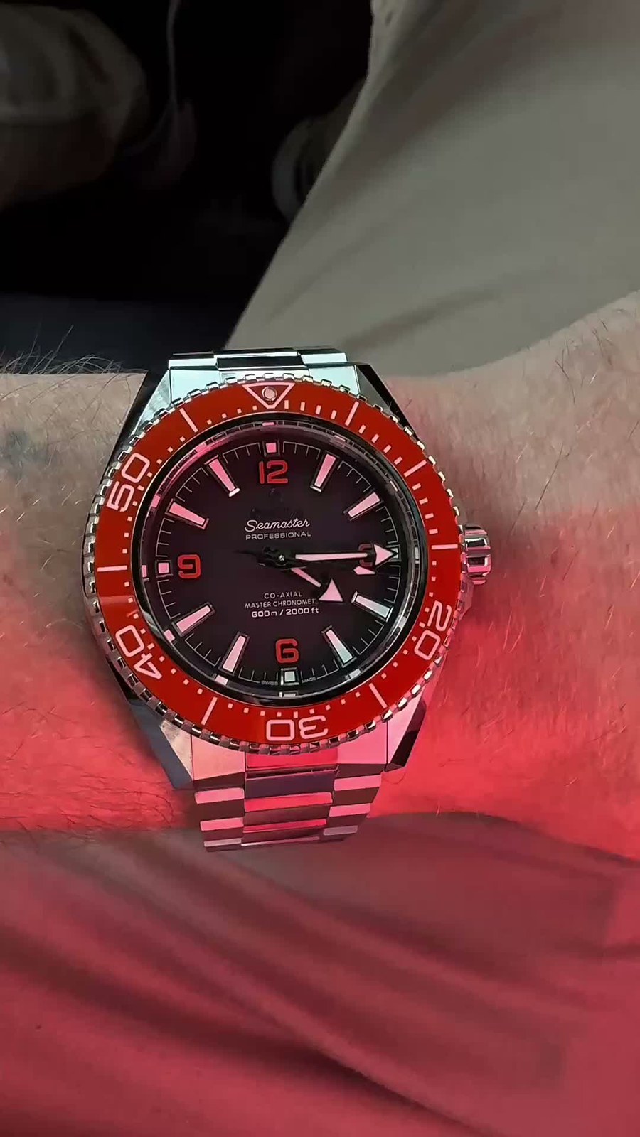 Omega Planet Ocean VSF рядом с оригиналом