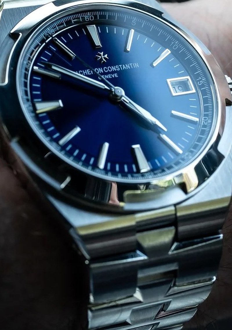 Синий циферблат Overseas 4500V