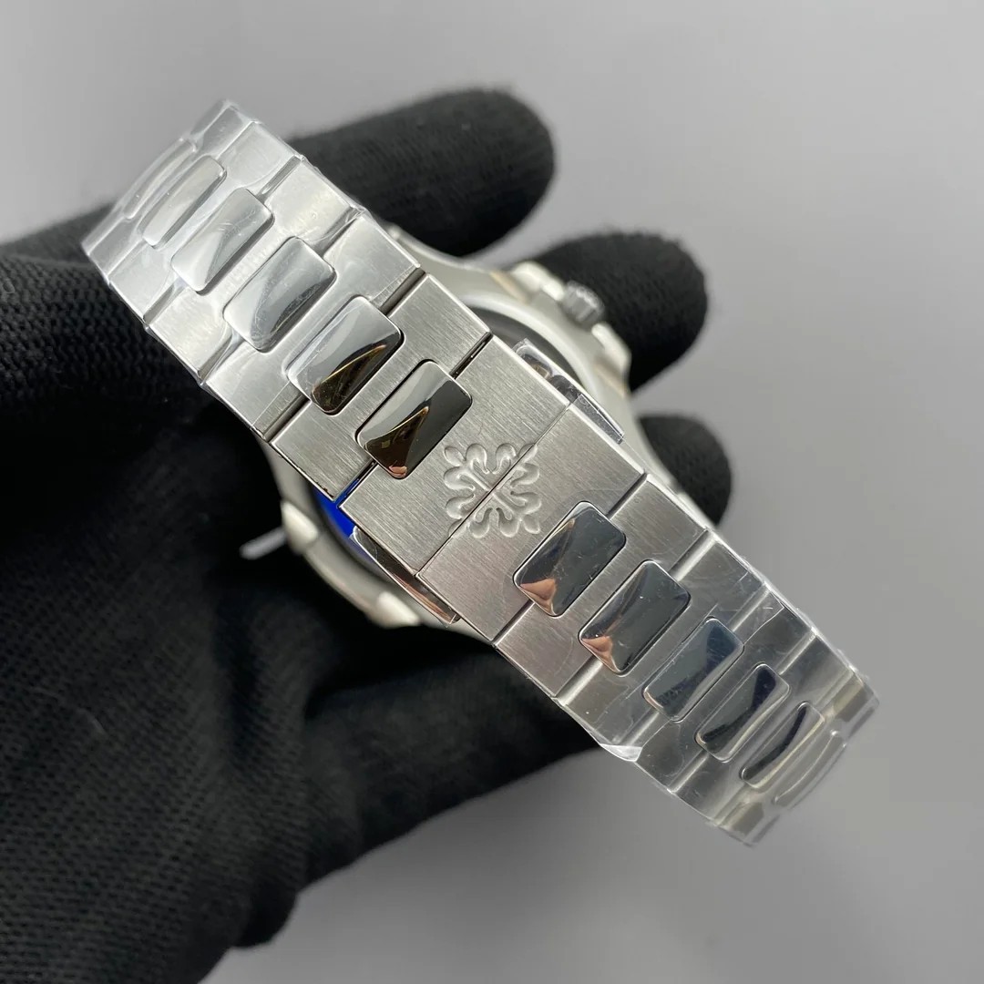 Браслет и закрытая застежка Patek Philippe Nautilus 5712 UMI