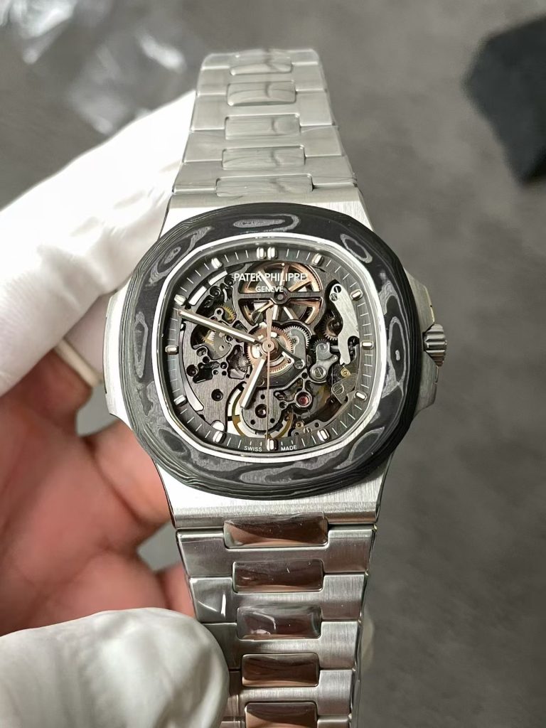 Крупный план циферблата Patek Philippe 5711 ADG