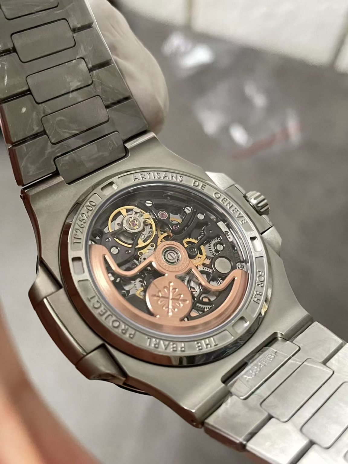 Скелетонизированный механизм 330 в Nautilus 5711 ADG