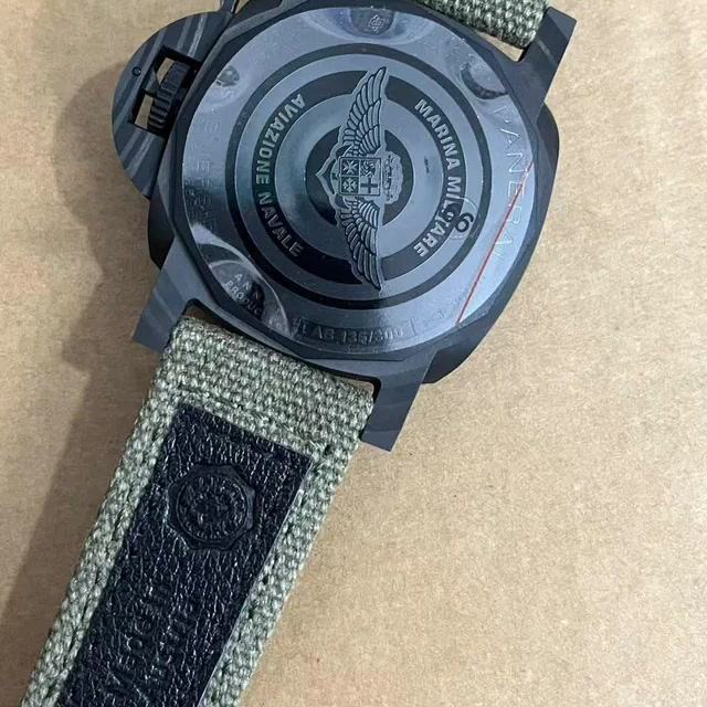 Задняя крышка и внутренний слой ремешка Panerai PAM01698 VSF