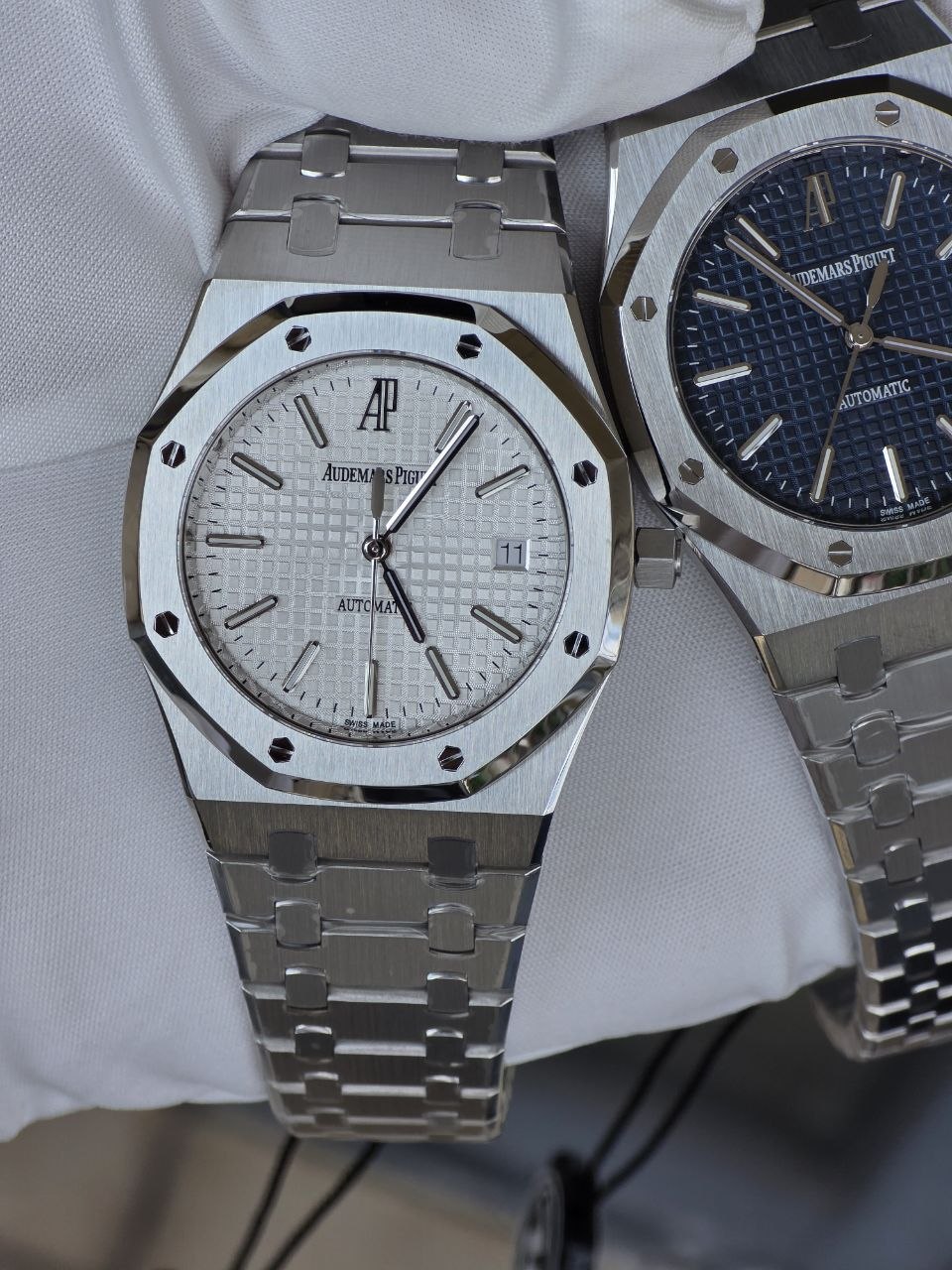Белый циферблат Audemars Piguet Royal Oak 15300ST ZF