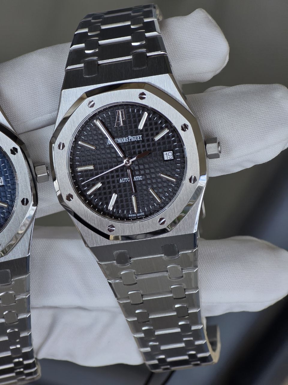 Черный циферблат Audemars Piguet Royal Oak 15300ST ZF
