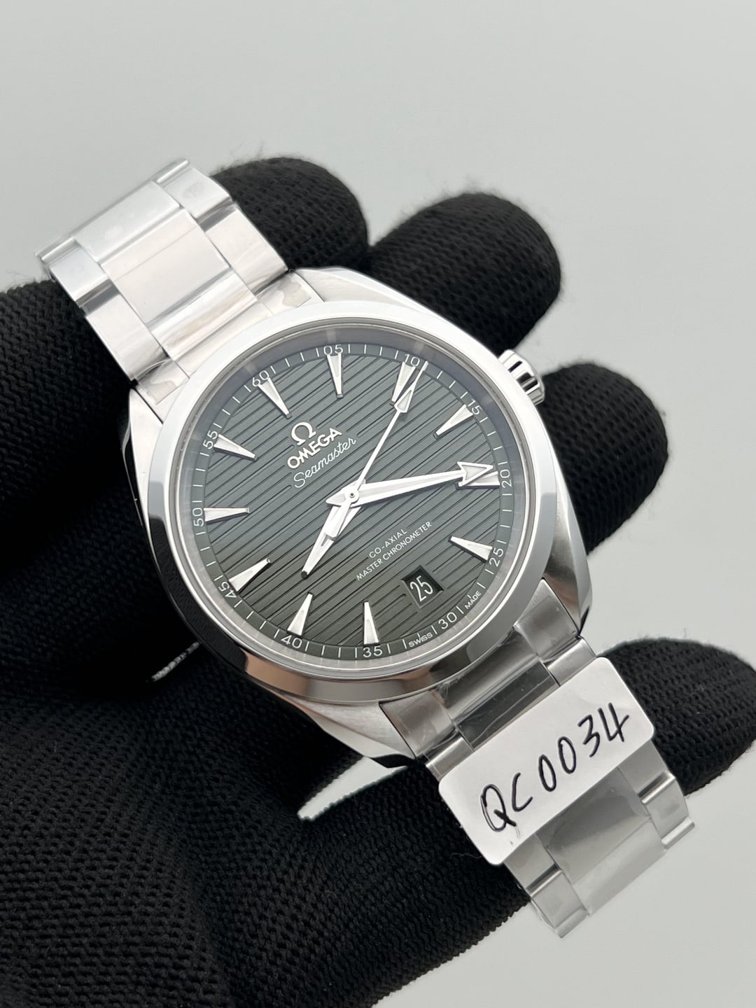 Omega Aqua Terra 38 мм VSF с серым диагональным циферблатом