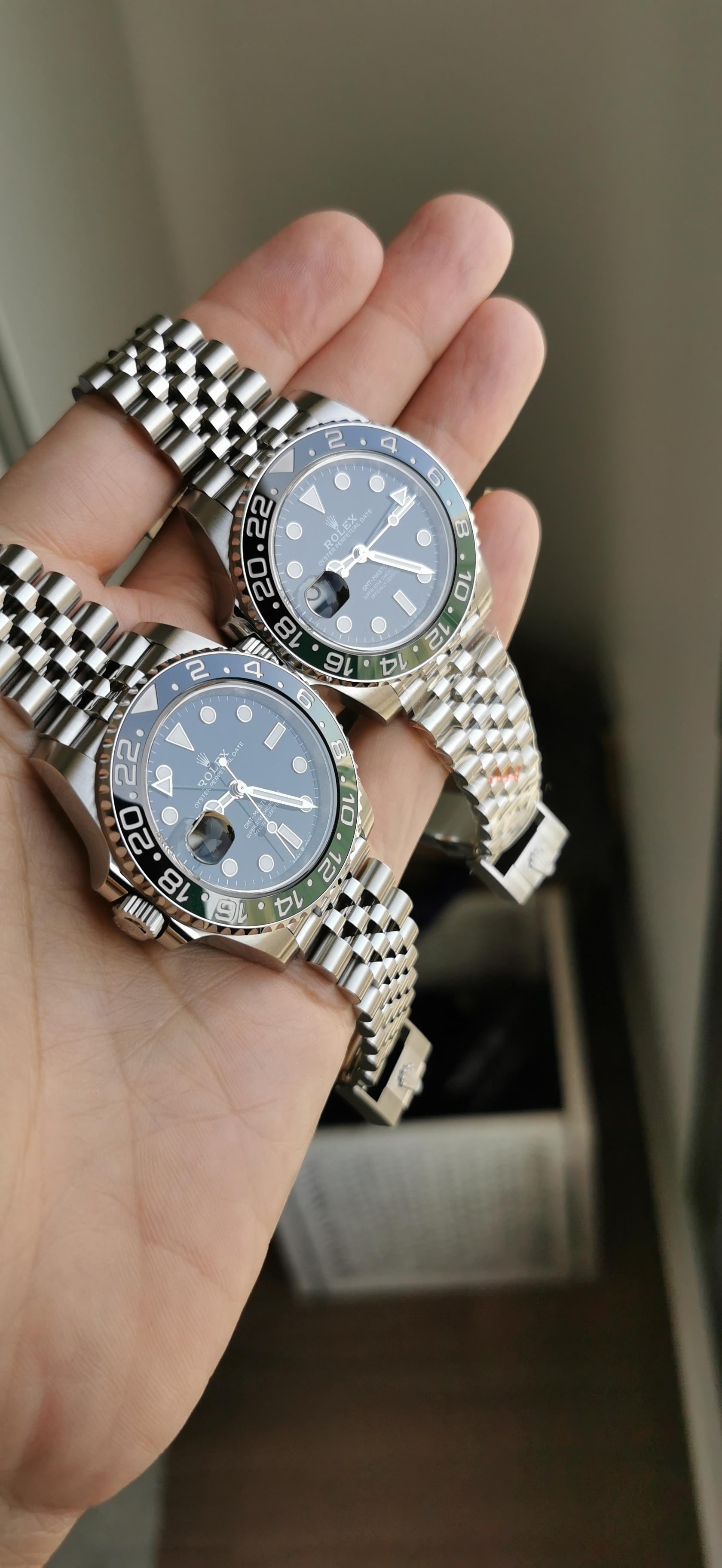 Задняя сторона Rolex GMT-Master II Sprite VSF и оригинала