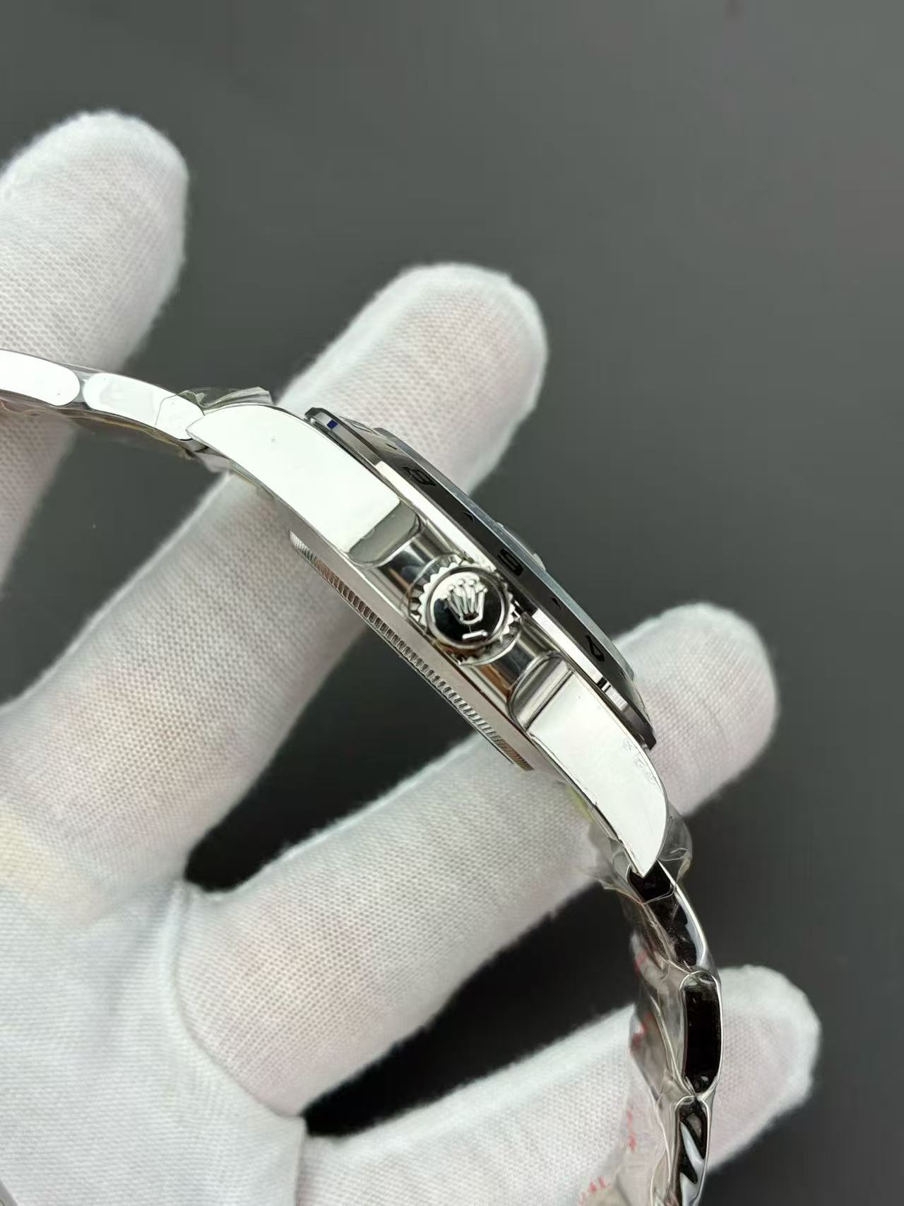 Профиль корпуса Explorer II 226570