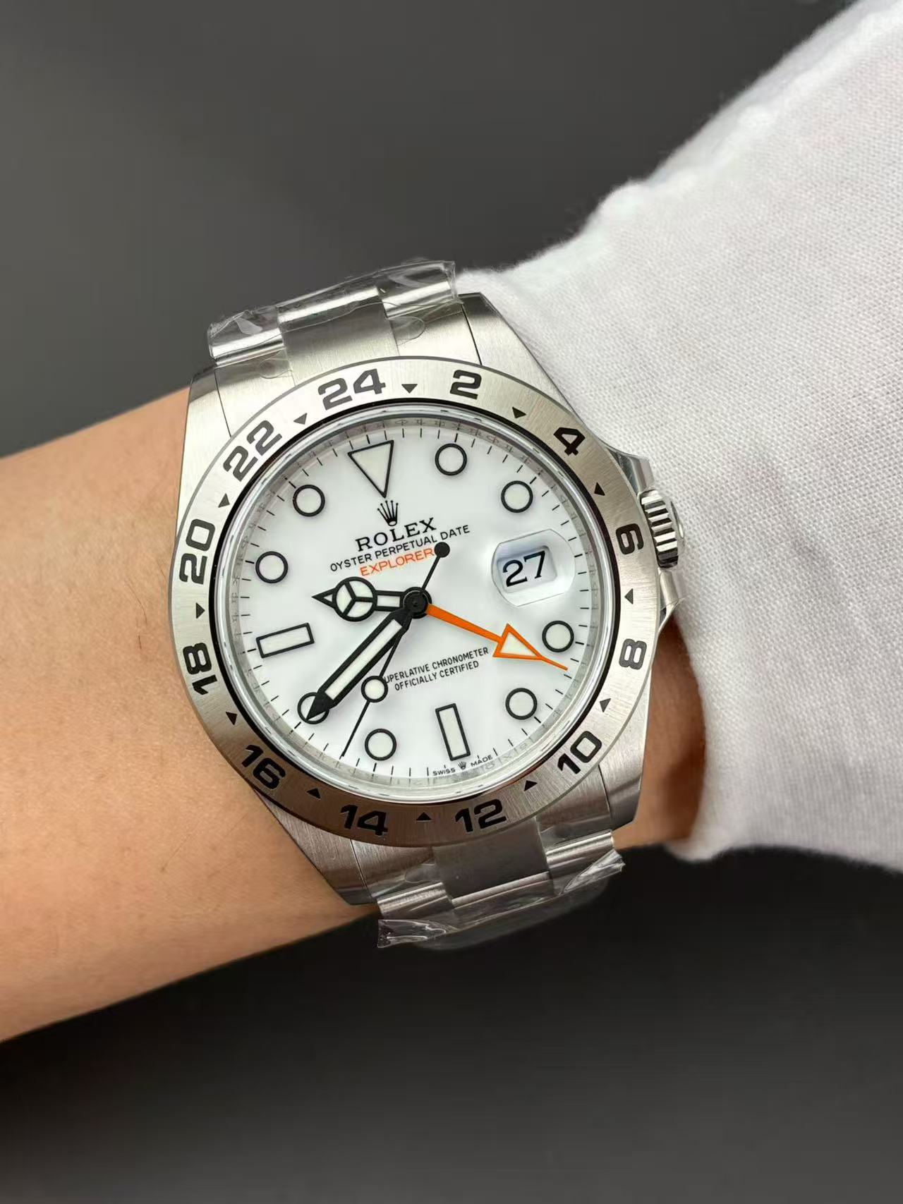 Explorer II VSF на запястье
