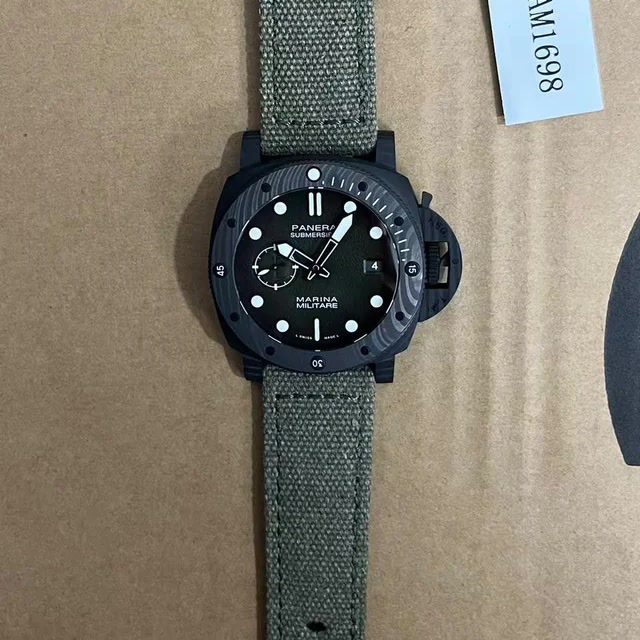 Panerai Submersible PAM01698 от VSF